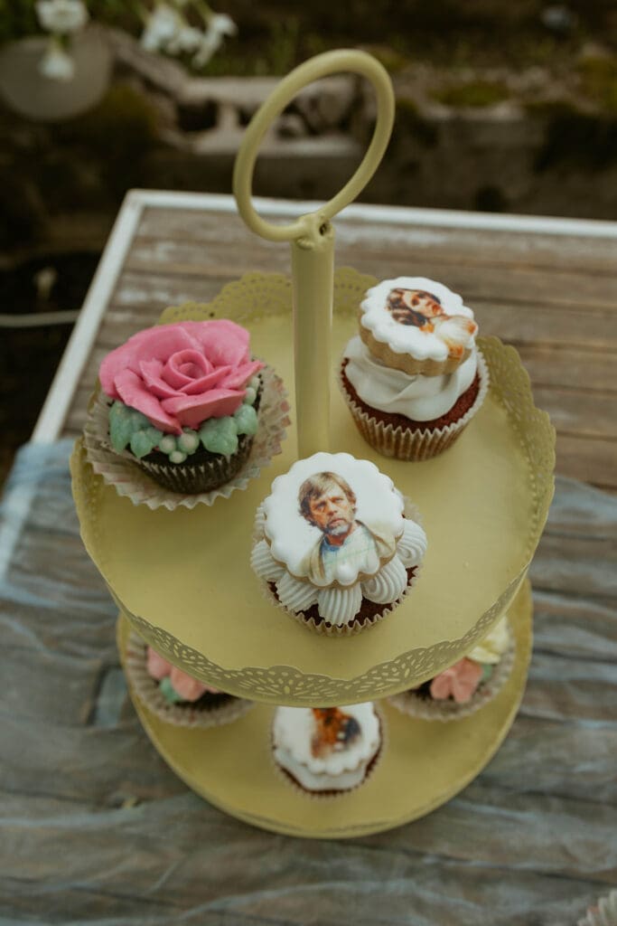 star wars wedding cupcakes