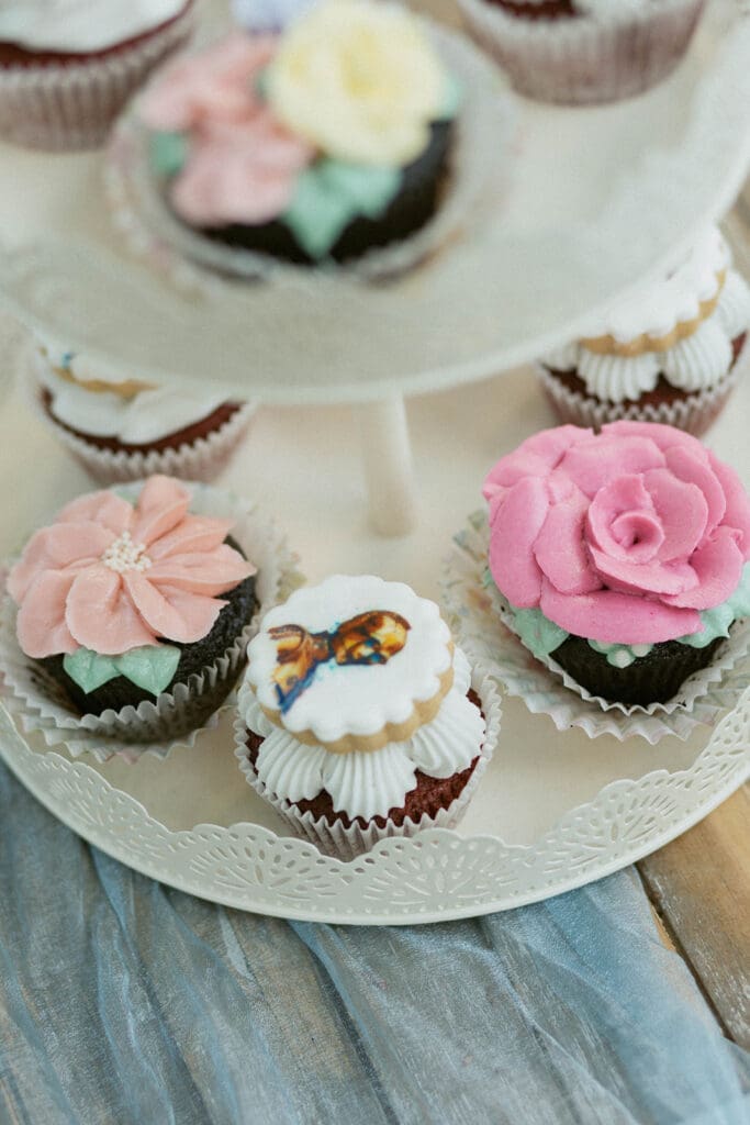 star wars wedding cupcakes